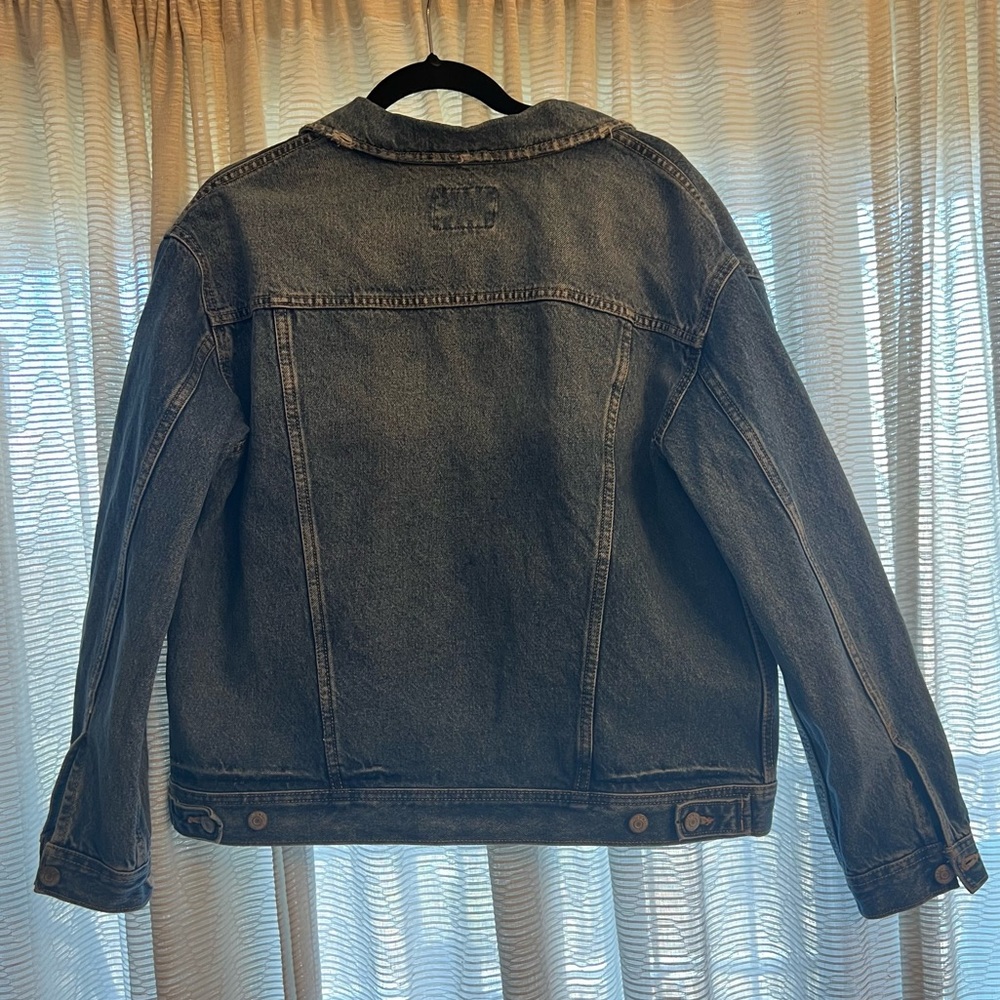 Old Navy Boyfriend Trucker Denim Jacket - Picture 11 of 13